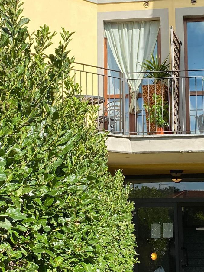 Malpensa Casa Gallery Vergiate Exterior foto